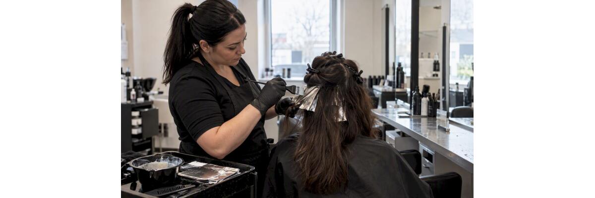 Dunkle Haare heller machen: Methoden, Risiken und sichere Umsetzung - Dunkle Haare heller machen: Methoden, Risiken und sichere Umsetzung
